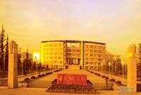 曲靖師范學(xué)院&mdash;&mdash;學(xué)校大門晚景