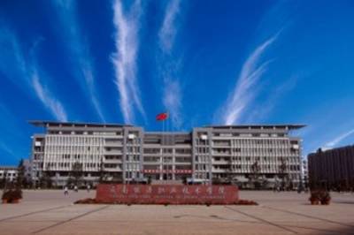 云南能源職業(yè)技術(shù)學(xué)院&mdash;&mdash;校園景光